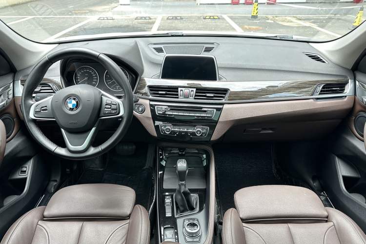 Used BMW X1 2018 xDrive20Li Luxury Edition Interior 4