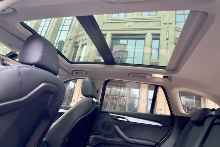 Used BMW X1 2018 sDrive20Li Leading Model Interior 4
