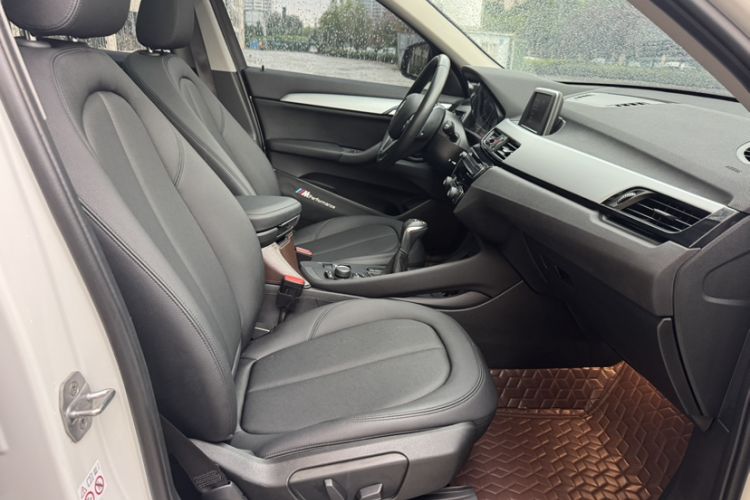 Used BMW X1 2018 sDrive18Li Fashion Model Interior 4