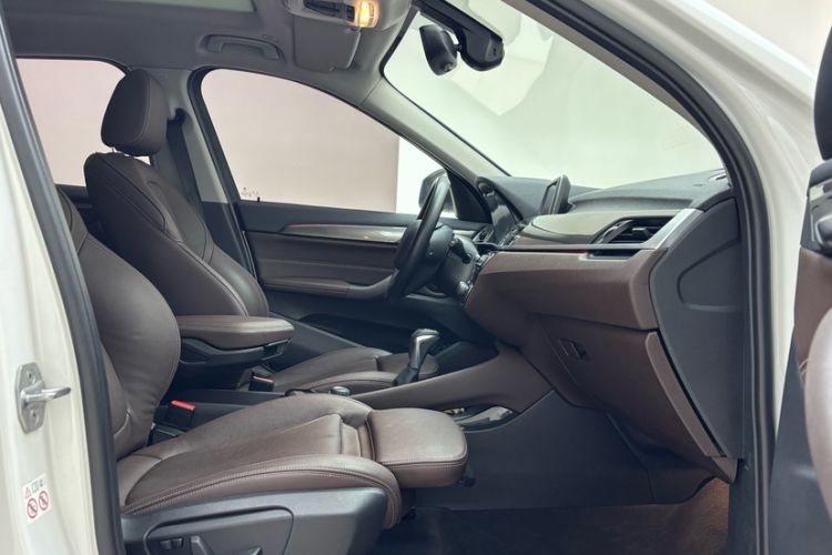 Used BMW X1 2018 sDrive18Li Luxury Model Interior 5