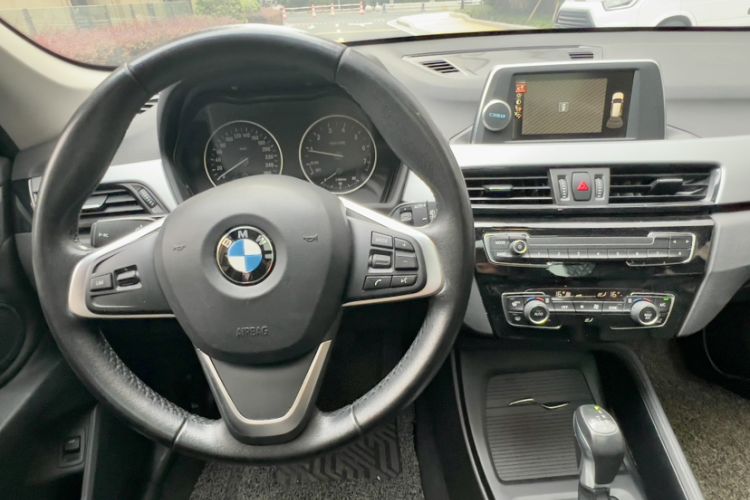 Used BMW X1 2018 sDrive20Li Leading Model Interior 5