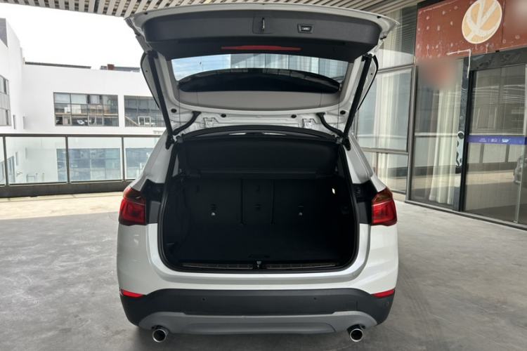 Used BMW X1 2018 sDrive20Li Leading Model Interior 6