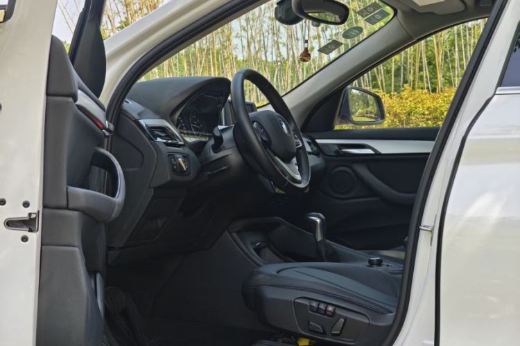 Used BMW X1 2018 sDrive20Li Leading Model Interior 7