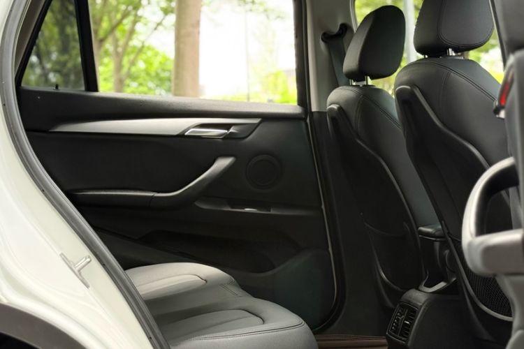 Used BMW X1 2018 sDrive20Li Leading Model Interior 7