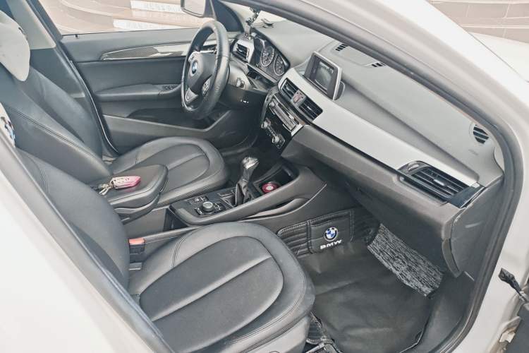 Used BMW X1 2018 sDrive20Li Leading Model Interior 8