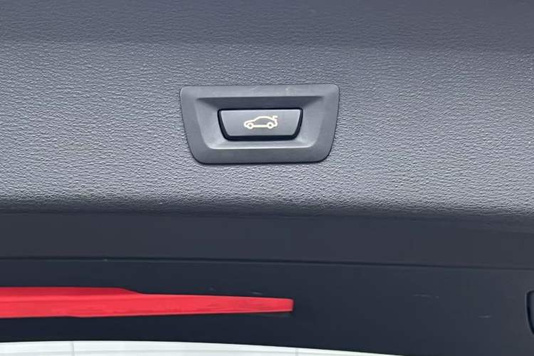 Used BMW X1 2018 sDrive18Li Luxury Model Interior 9