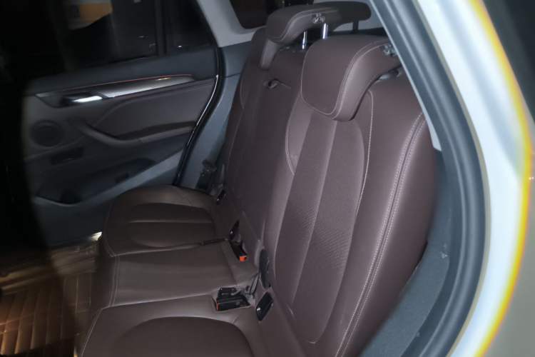 Used BMW X1 2018 xDrive20Li Luxury Edition Left Rear Seat