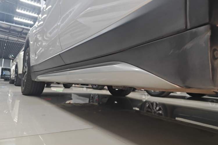 Used BMW X1 2018 xDrive20Li Luxury Edition Left Side Sill