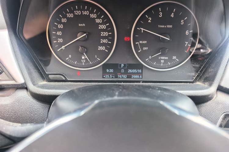 Used BMW X1 2018 sDrive20Li Leading Model Odometer Close Up
