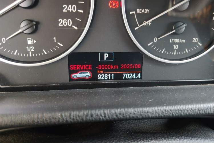 Used BMW X1 2018 sDrive18Li Fashion Model Odometer Close Up