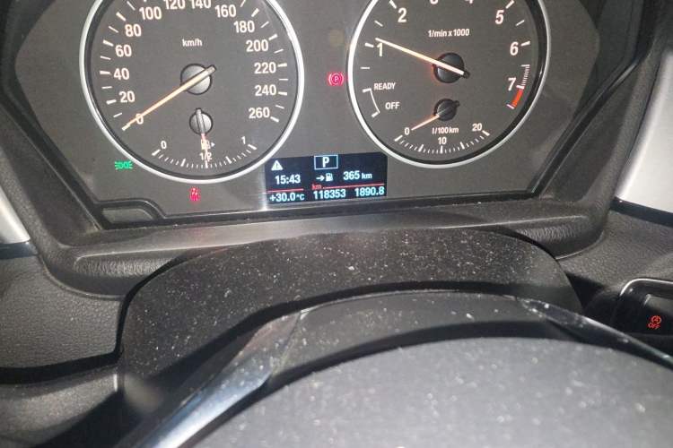 Used BMW X1 2018 sDrive20Li Leading Model Odometer Close Up