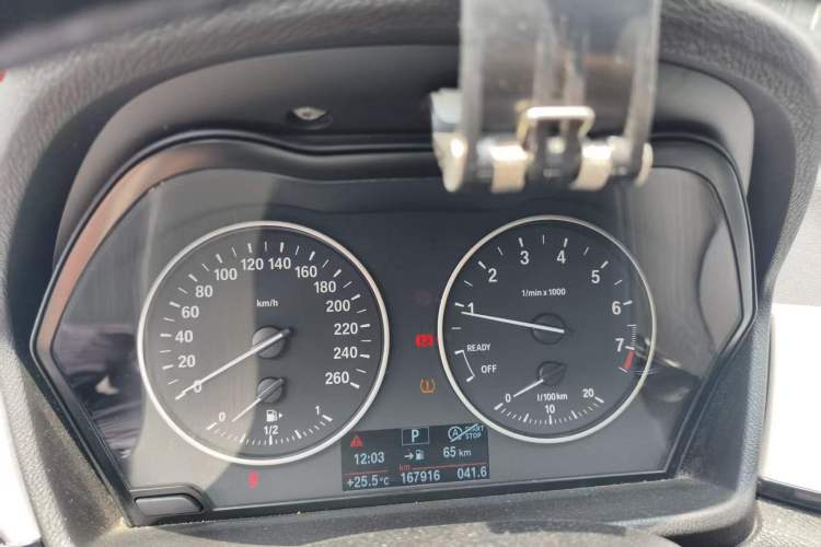 Used BMW X1 2018 sDrive20Li Leading Model Odometer Close Up