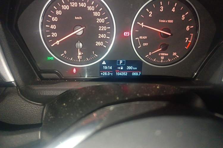 Used BMW X1 2018 sDrive18Li Fashion Model Odometer Close Up