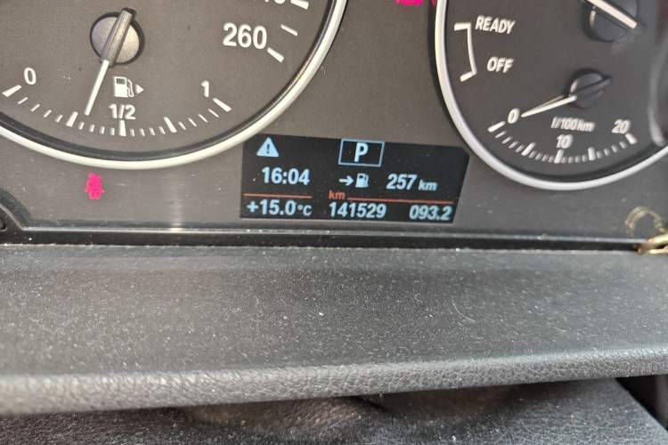 Used BMW X1 2018 sDrive18Li Fashion Model Odometer Close Up
