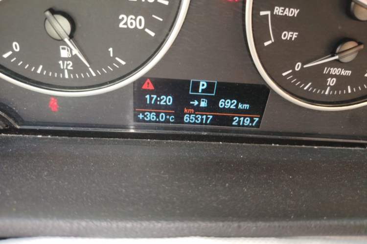 Used BMW X1 2018 xDrive20Li Luxury Edition Odometer Close Up