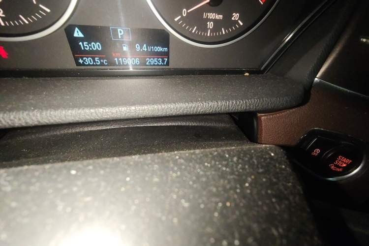 Used BMW X1 2018 xDrive20Li Luxury Edition Odometer Close Up