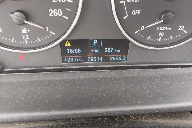 Used BMW X1 2018 sDrive18Li Fashion Model Odometer Close Up
