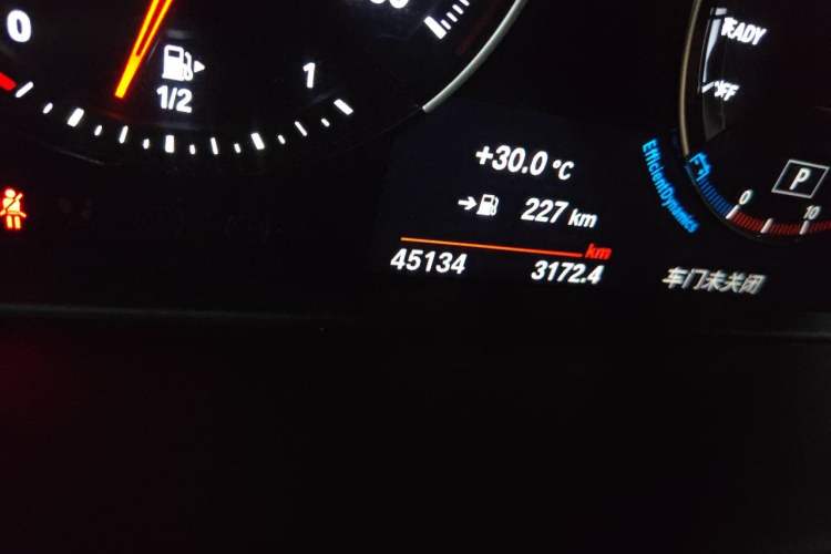 Used BMW X1 2018 xDrive20Li Luxury Model Odometer Close Up