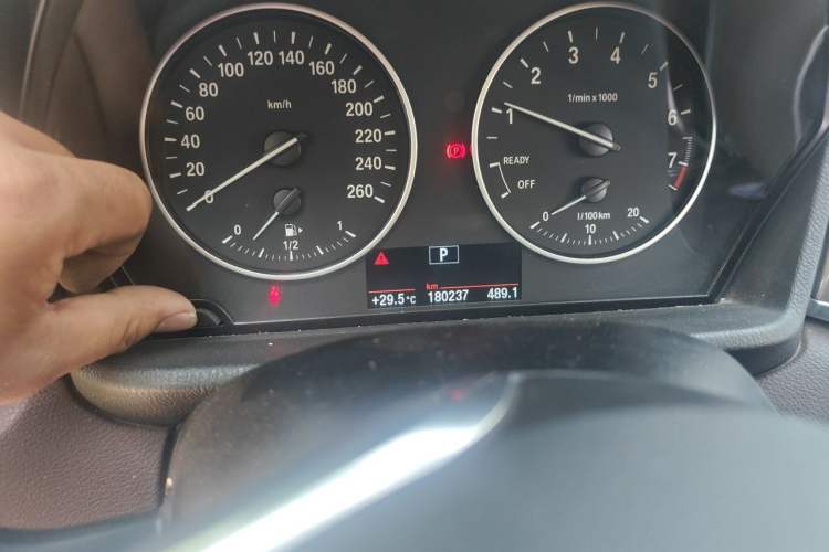 Used BMW X1 2018 sDrive18Li Luxury Model Odometer Close Up