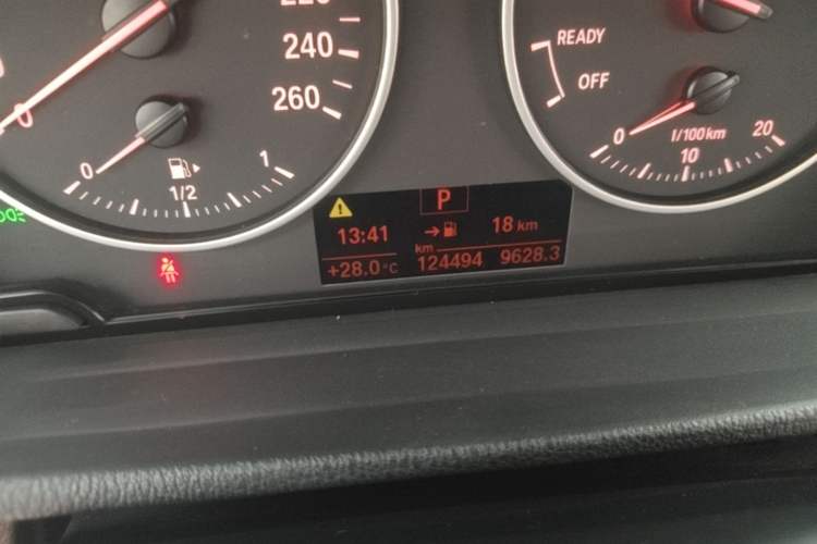 Used BMW X1 2018 sDrive18Li Fashion Model Odometer Close Up