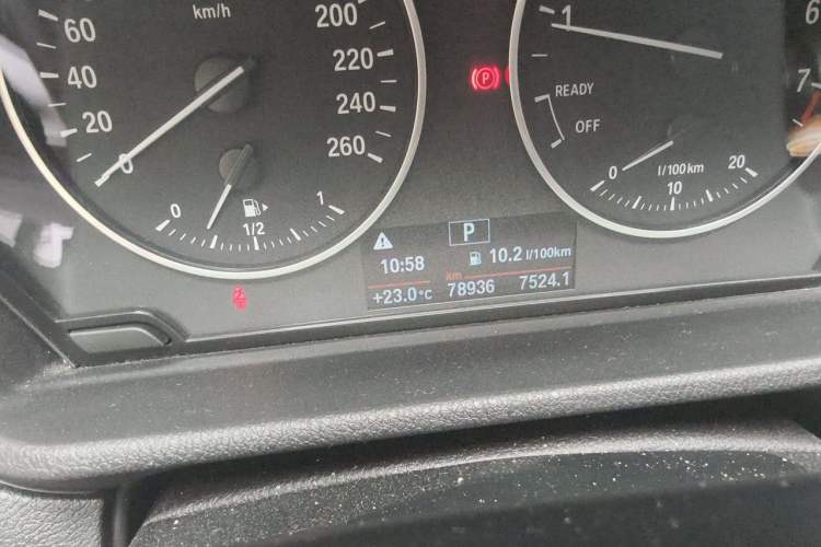 Used BMW X1 2018 sDrive20Li Leading Model Odometer Close Up