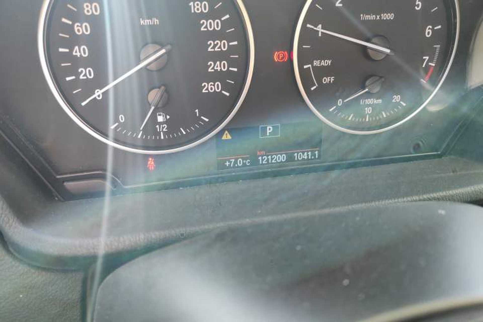 Used BMW X1 2018 sDrive18Li Fashion Model Odometer Close Up