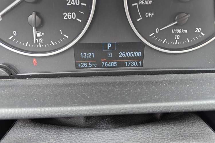 Used BMW X1 2018 sDrive20Li Leading Model Odometer Close Up
