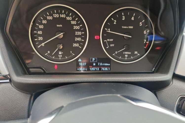 Used BMW X1 2018 sDrive20Li Leading Model Odometer Close Up
