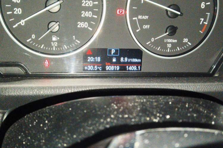 Used BMW X1 2018 sDrive18Li Fashion Model Odometer Close Up