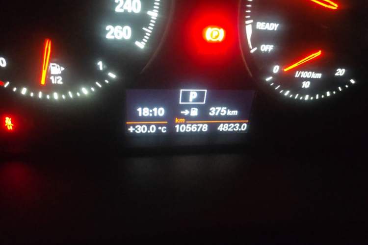 Used BMW X1 2018 sDrive20Li Leading Model Odometer Close Up