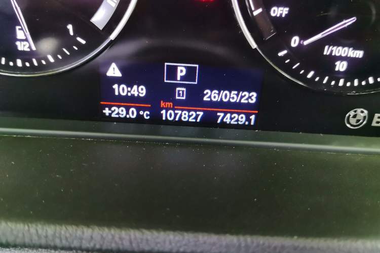 Used BMW X1 2018 sDrive18Li Luxury Model Odometer Close Up