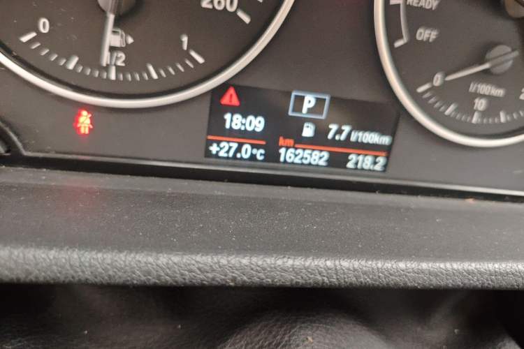 Used BMW X1 2018 sDrive18Li Fashion Model Odometer Close Up