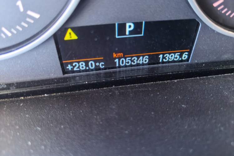 Used BMW X1 2018 sDrive18Li Fashion Model Odometer Close Up