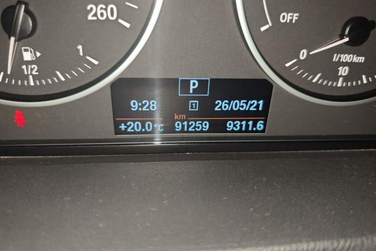 Used BMW X1 2018 sDrive18Li Fashion Model Odometer Close Up