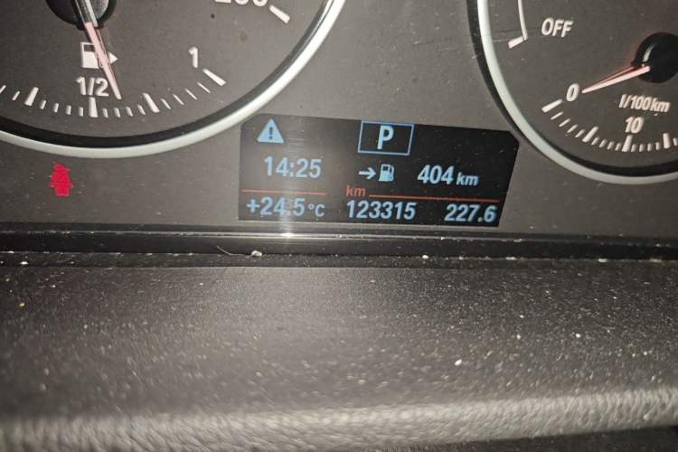 Used BMW X1 2018 sDrive18Li Luxury Model Odometer Close Up
