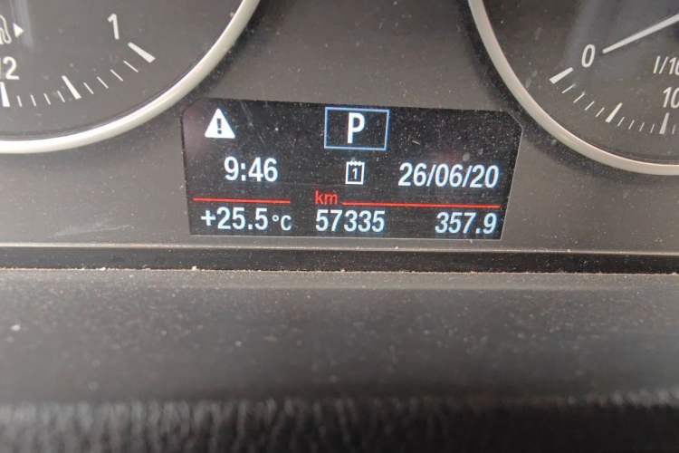 Used BMW X1 2018 sDrive18Li Fashion Model Odometer Close Up