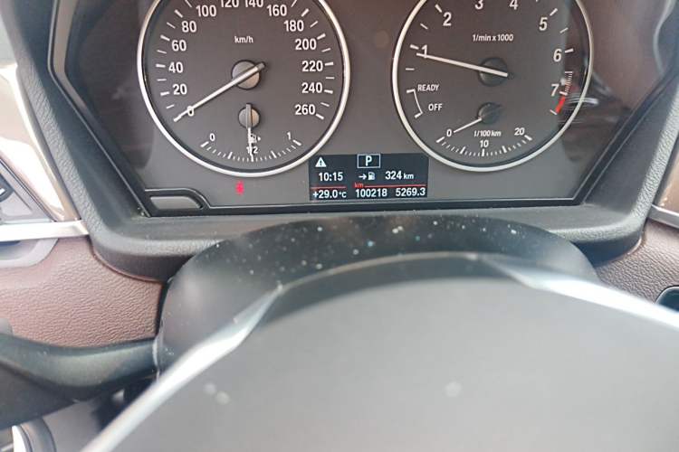 Used BMW X1 2018 xDrive20Li Luxury Edition Odometer Close Up