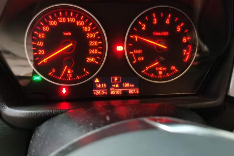 Used BMW X1 2018 sDrive18Li Fashion Model Odometer Close Up