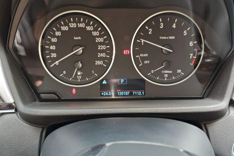 Used BMW X1 2018 sDrive20Li Leading Model Odometer Close Up