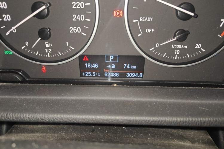 Used BMW X1 2018 sDrive20Li Leading Model Odometer Close Up