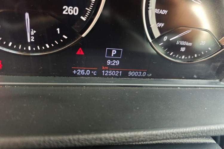 Used BMW X1 2018 sDrive18Li Luxury Model Odometer Close Up