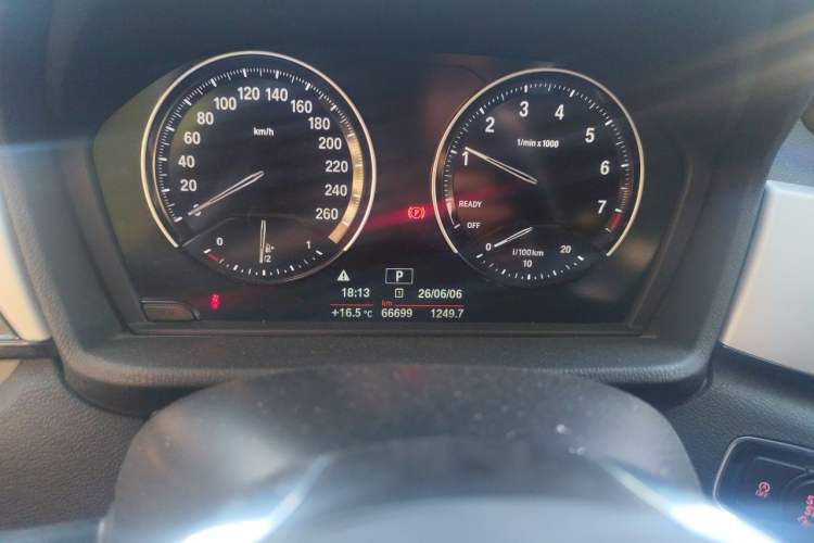 Used BMW X1 2018 sDrive20Li Leading Model Odometer Close Up