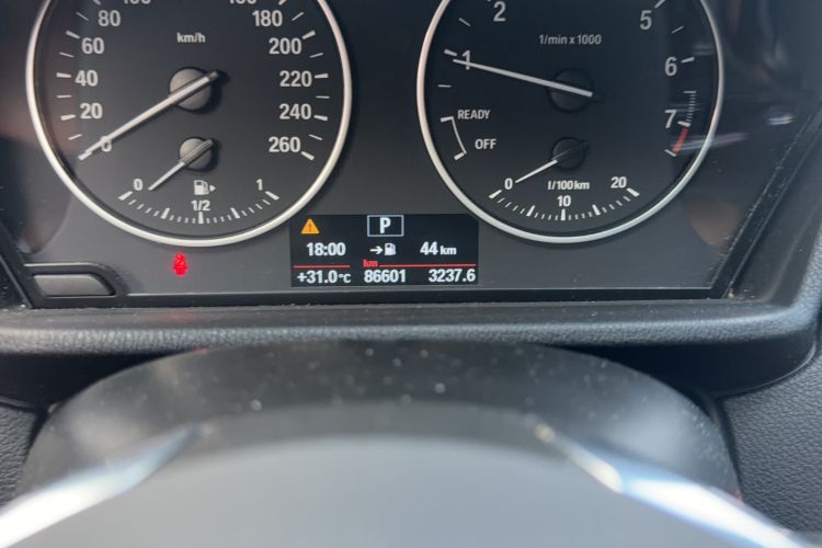 Used BMW X1 2018 sDrive18Li Fashion Model Odometer Close Up