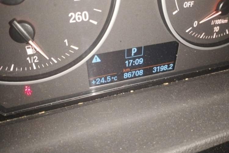 Used BMW X1 2018 sDrive18Li Luxury Model Odometer Close Up