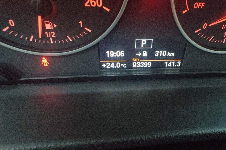 Used BMW X1 2018 sDrive20Li Leading Model Odometer Close Up