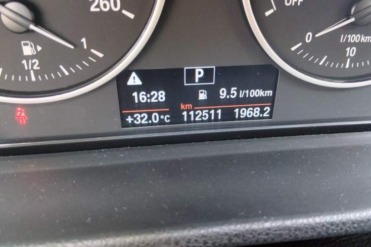 Used BMW X1 2018 xDrive20Li Luxury Edition Odometer Close Up