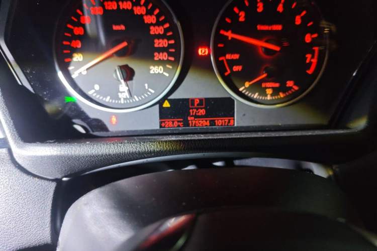 Used BMW X1 2018 sDrive18Li Fashion Model Odometer Close Up