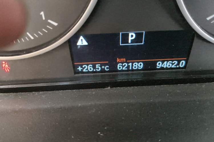 Used BMW X1 2018 sDrive20Li Leading Model Odometer Close Up