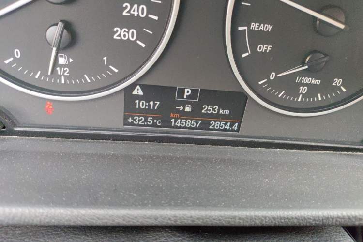 Used BMW X1 2018 xDrive20Li Luxury Edition Odometer Close Up