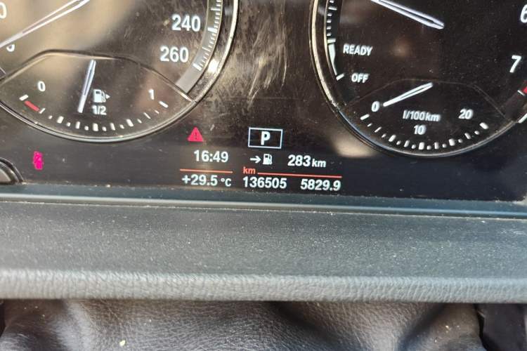 Used BMW X1 2018 sDrive18Li Fashion Model Odometer Close Up